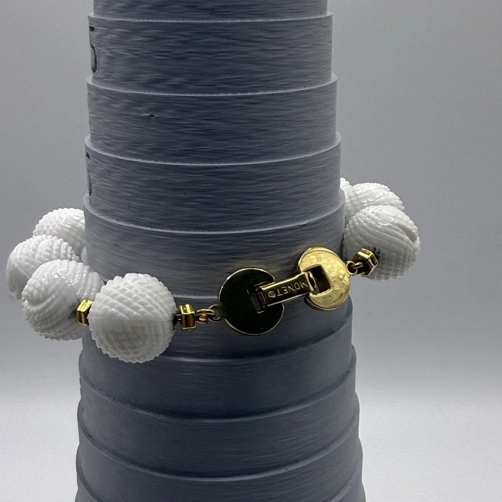 Monet Bracelet Gold Tone Accents White Textured Beads Estate Retro VTG - Picture 4 of 12